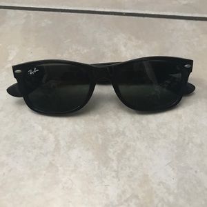 Black “New Wayfarer” Rayban